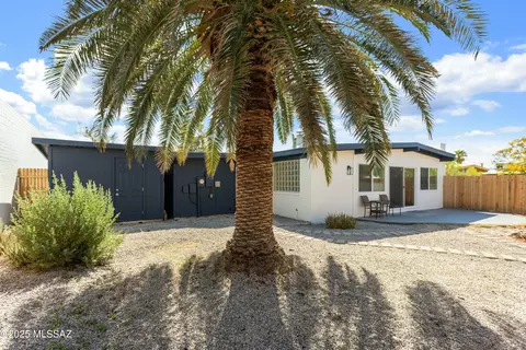 Exterior - 1137 E Garden Loop, Tucson, AZ 85706 photo 5 of 6
