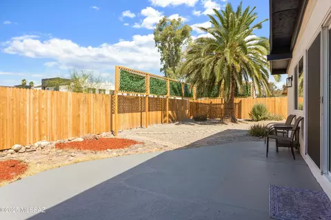 Exterior - 1137 E Garden Loop, Tucson, AZ 85706 photo 1 of 6