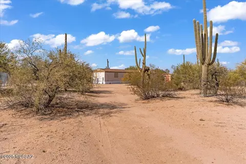 7085 N Featherstone Trl, Tucson, AZ 85743