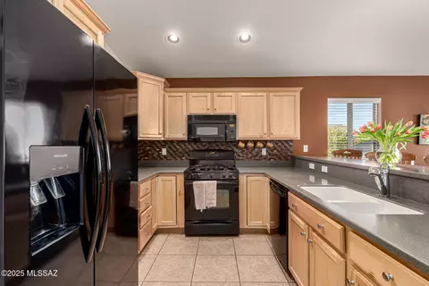 5372 W Mountain Pueblo Ln, Marana, AZ 85658