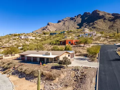 8710 N Newport Pl, Tucson, AZ 85704