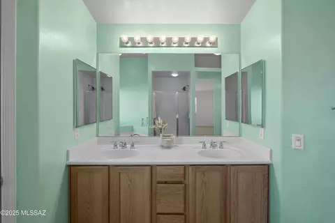 Bath - 962 S Willis Ave, Vail, AZ 85641 photo 3 of 5