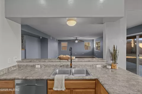 Kitchen - 962 S Willis Ave, Vail, AZ 85641 photo 2 of 7