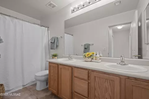 Bath - 962 S Willis Ave, Vail, AZ 85641 photo 2 of 5