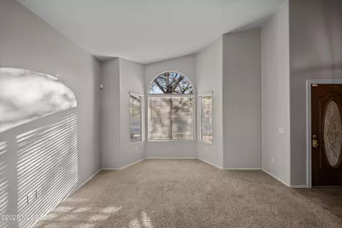 Living - 962 S Willis Ave, Vail, AZ 85641 photo 2 of 8
