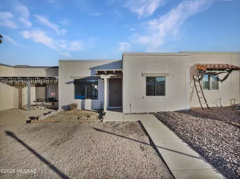 2674 S Oakenshield Way, Tucson, AZ 85730