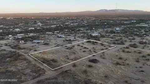9038 S Honeysuckle Farm Trl, Tucson, AZ 85735