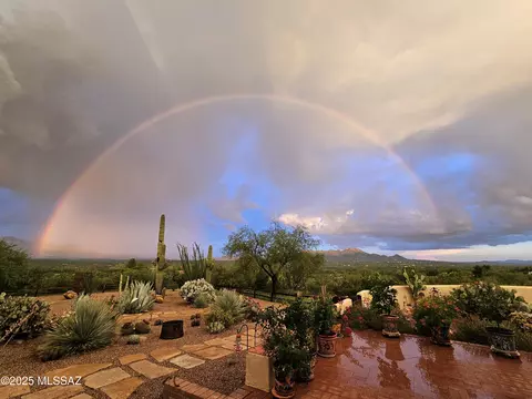 38 Sierra Vista Ln, Tubac, AZ 85646