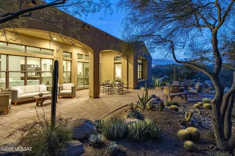 13952 N Stone Gate Pl, Oro Valley, AZ 85755