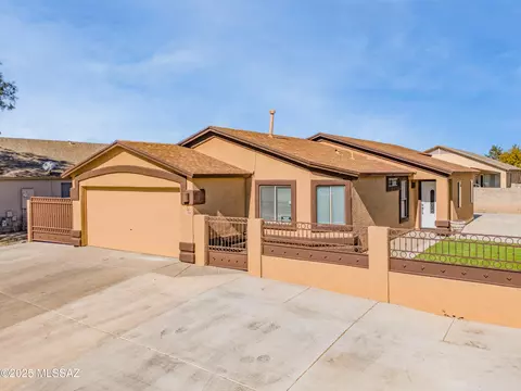 1366 W Calle Rancho Rio, Tucson, AZ 85714