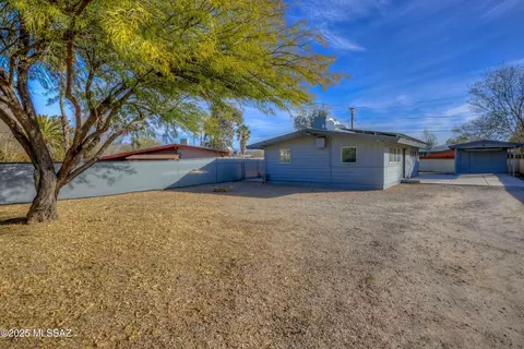 2325 S Forgeus Ave, Tucson, AZ 85713