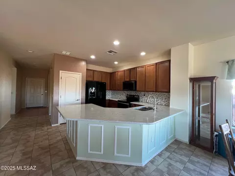 Kitchen - 2028 W Cave Cotton Loop, Benson, AZ 85602 photo 3 of 4