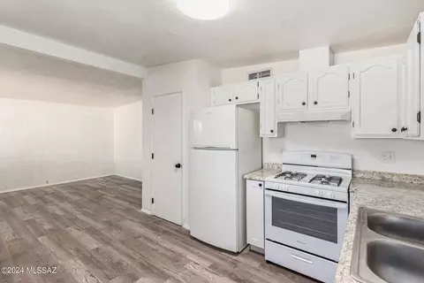 1032 E 30th St, Tucson, AZ 85713 photo 12
