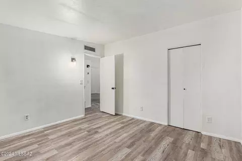 1032 E 30th St, Tucson, AZ 85713 photo 13
