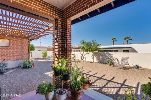 Exterior - 2249 E 9th St, Tucson, AZ 85719 photo 4 of 5