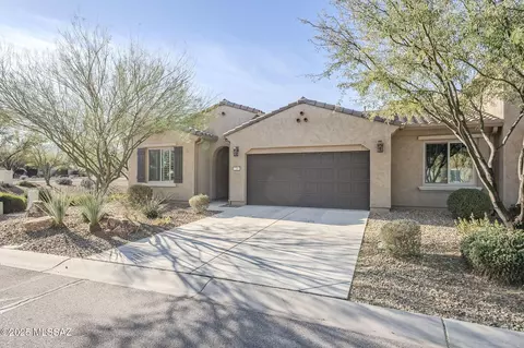 789 N Broken Hills Dr, Green Valley, AZ 85614