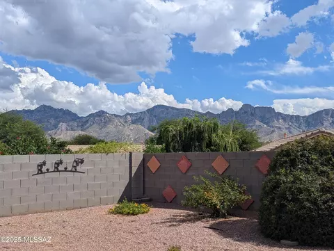 2318 E Precious Shard Ct, Oro Valley, AZ 85755