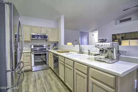 Kitchen - 8517 S Maritime Pl, Tucson, AZ 85756 photo 1 of 3
