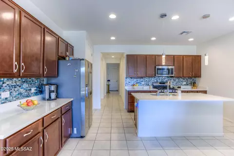 Kitchen - 11976 Ryscott Cir, Vail, AZ 85641 photo 5 of 5
