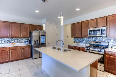 Kitchen - 11976 Ryscott Cir, Vail, AZ 85641 photo 2 of 5