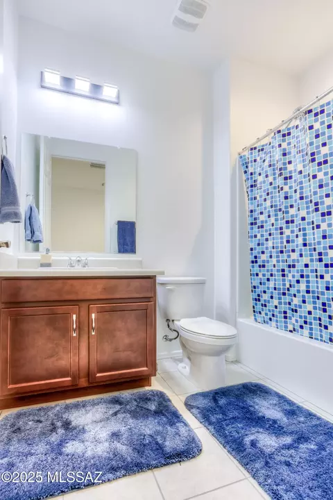 Bath - 11976 Ryscott Cir, Vail, AZ 85641 photo 2 of 2