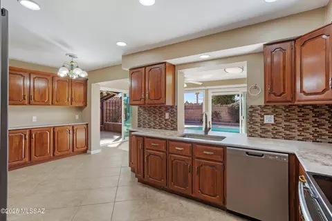 Kitchen - 8930 E Arbor St, Tucson, AZ 85730 photo 3 of 5