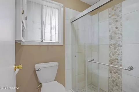 Bath - 8930 E Arbor St, Tucson, AZ 85730 photo 3 of 3