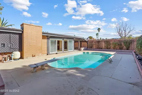 Exterior - 8930 E Arbor St, Tucson, AZ 85730 photo 7 of 9
