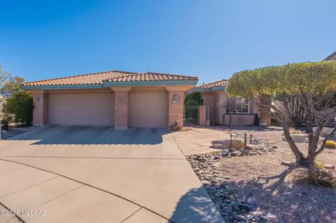 1899 W Pinetop, Green Valley, AZ 85622