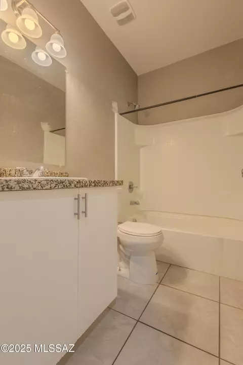 Bath - 55 E Mohave Rd, Tucson, AZ 85705 photo 1 of 1