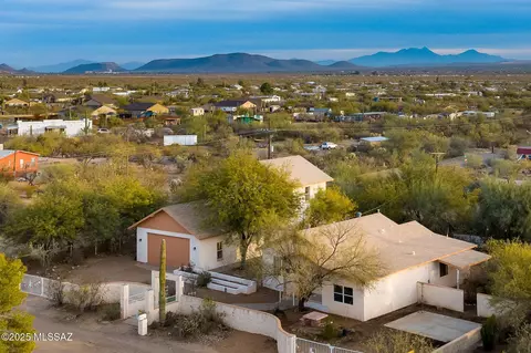 9011 W Floyd St, Tucson, AZ 85735