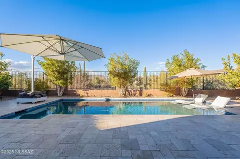 7704 W Laurel Ln, Marana, AZ 85658