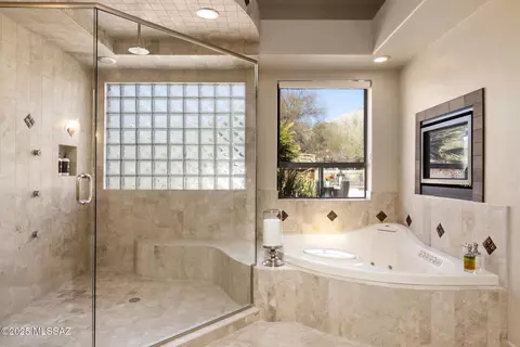 Bath - 7241 E Desert Moon Loop, Tucson, AZ 85750 photo 2 of 5
