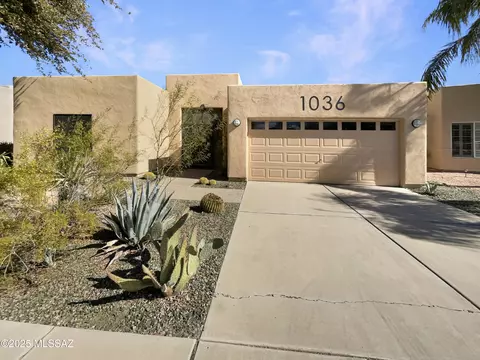 1036 N Del Valle Pl, Tucson, AZ 85711