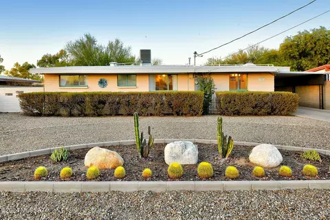5121 E Peach St, Tucson, AZ 85712