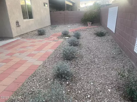 Exterior - 8905 E Wright School Loop, Tucson, AZ 85715 photo 6 of 7