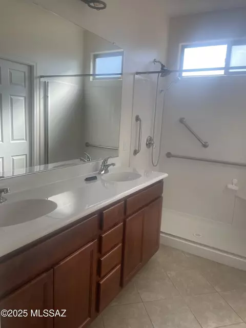 Bath - 8905 E Wright School Loop, Tucson, AZ 85715 photo 6 of 6