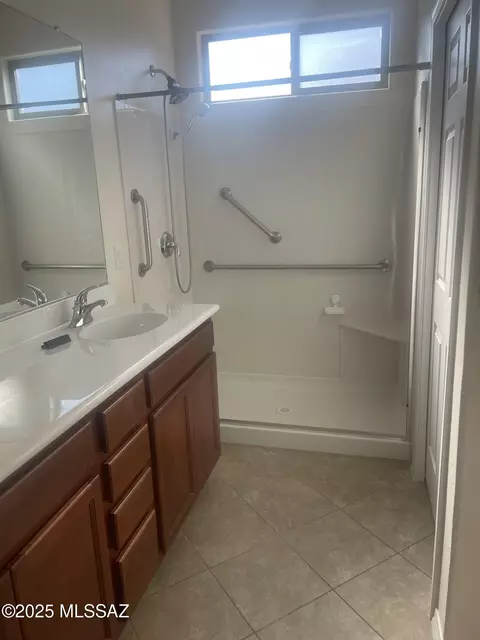 Bath - 8905 E Wright School Loop, Tucson, AZ 85715 photo 4 of 6