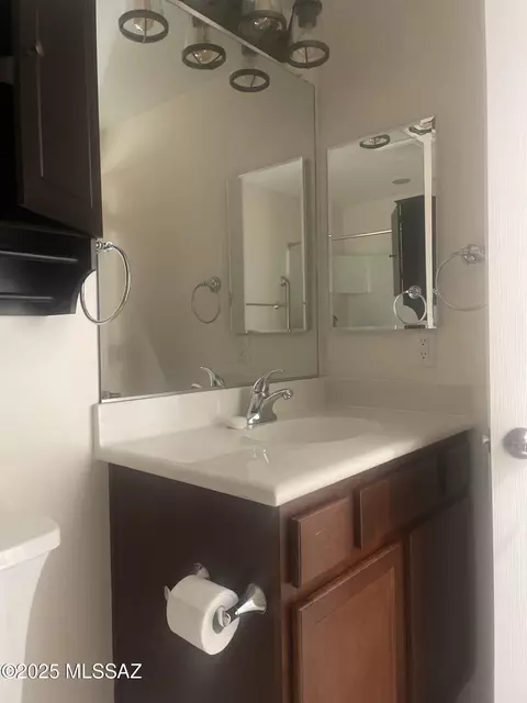 Bath - 8905 E Wright School Loop, Tucson, AZ 85715 photo 3 of 6