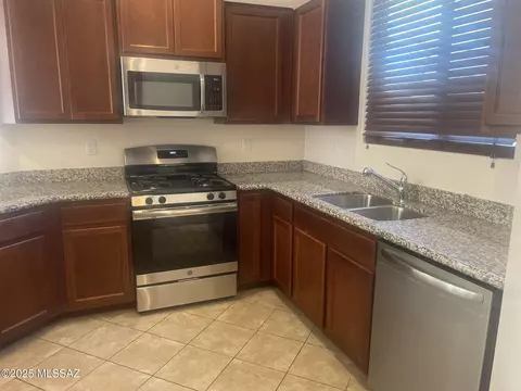 Kitchen - 8905 E Wright School Loop, Tucson, AZ 85715 photo 1 of 8