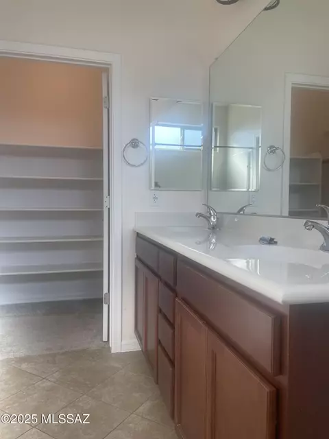 Bath - 8905 E Wright School Loop, Tucson, AZ 85715 photo 5 of 6