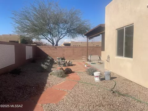 Exterior - 8905 E Wright School Loop, Tucson, AZ 85715 photo 4 of 7