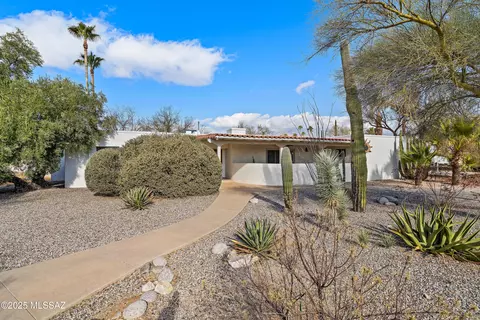 7721 E Cloud Rd, Tucson, AZ 85750
