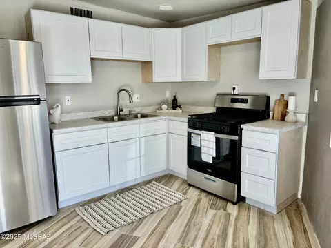 134 W Finedale St, Tucson, AZ 85706