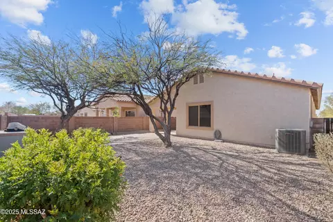 Exterior - 7715 E Fair Meadows Loop, Tucson, AZ 85756 photo 2 of 5