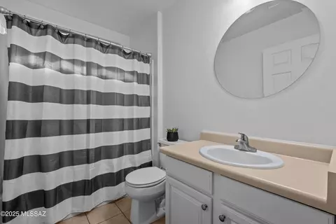 Bath - 7715 E Fair Meadows Loop, Tucson, AZ 85756 photo 4 of 4