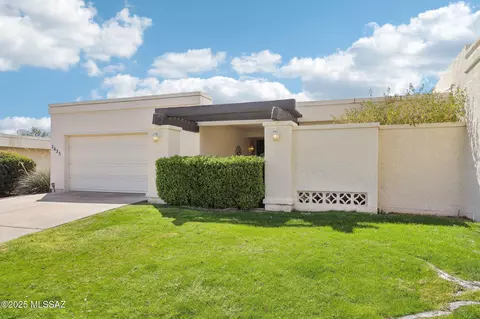 2625 W Old Glory Dr, Tucson, AZ 85741