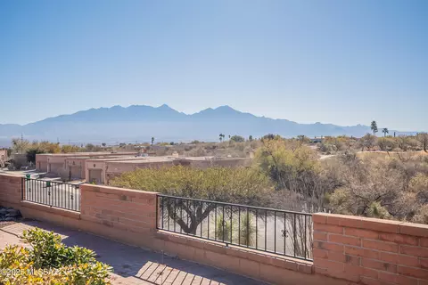 1895 W Camino Del Huarache, Green Valley, AZ 85622