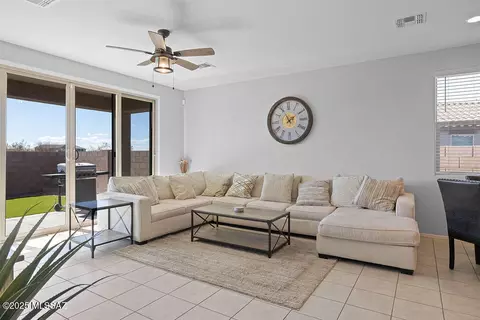 11940 Ryscott Cir, Vail, AZ 85641 photo 4