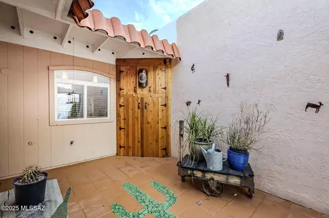 4820 E Fort Lowell Rd UNIT B, Tucson, AZ 85712